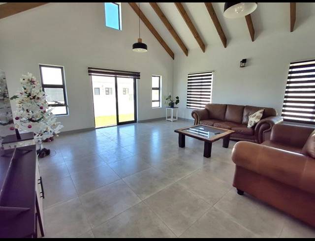 3 BEDROOM HOUSE FOR SALE IN BRITANNIA BAY